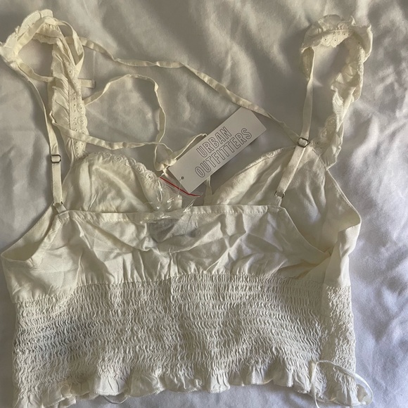URBAN Outfitters UO Leona Smocked Cropped Cami NWT small - Picture 3 of 3